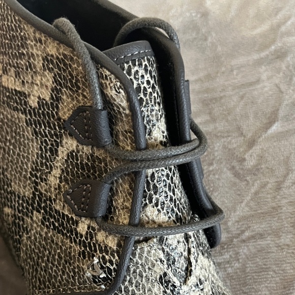 NWOB Tom's Kala Faux Snake Skin Wedge Ankle Boots Size 9 Womens - Picture 7 of 12